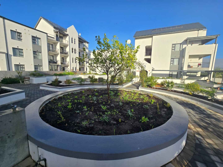 1 Bedroom Property for Sale in Buhrein Western Cape